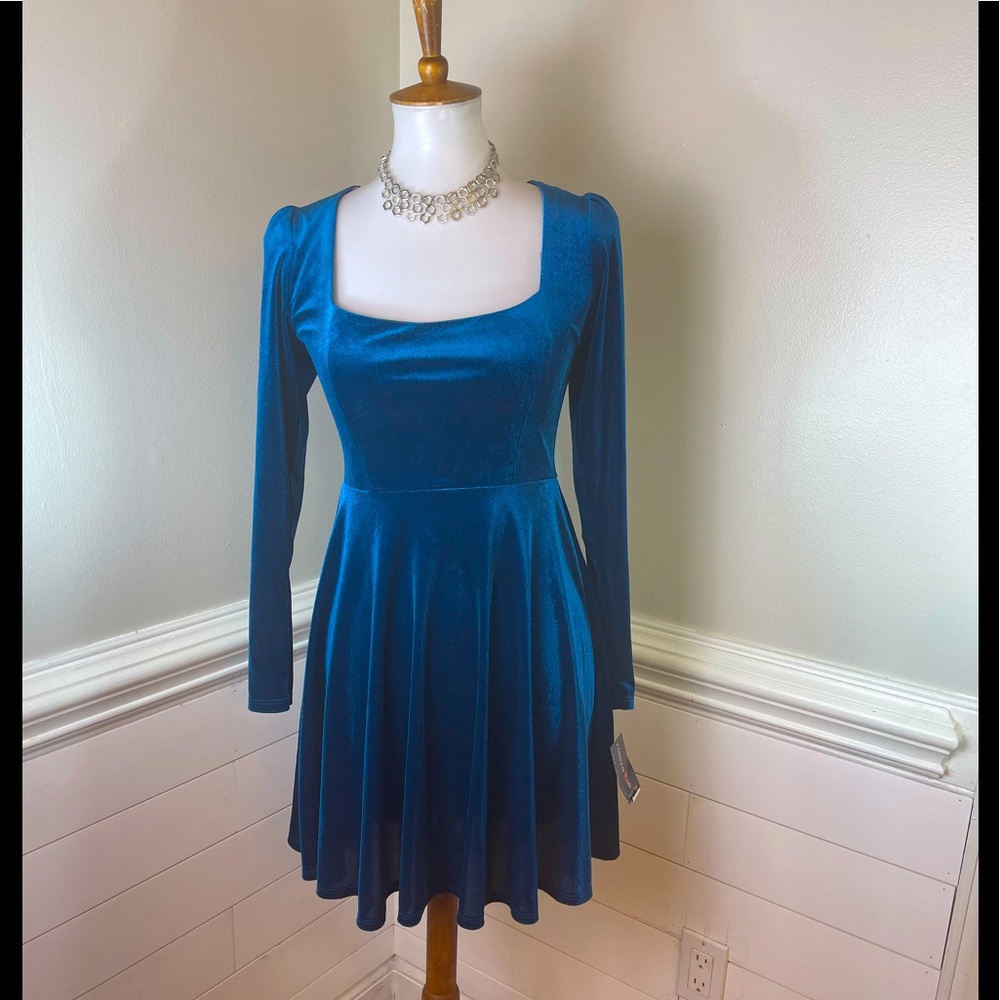 Teeze Me Crushed Velvet Dress 5 (jr) FREE SHIP - Picture 1 of 4